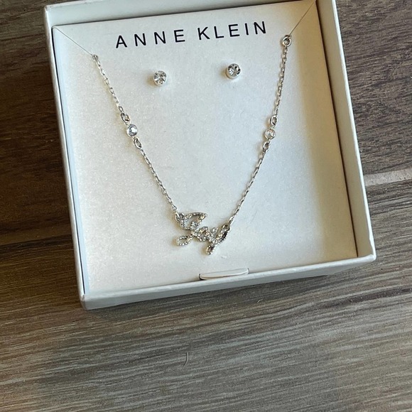 Nordstrom ANNE KLEIN NIB silver-tone Crystal Joy Necklace / Earrings Set - Picture 3 of 4